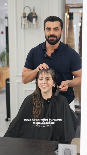 Harika diyebilir miyiz? ????❣️

#emreayaksiz #haircut #hairtransformatıon