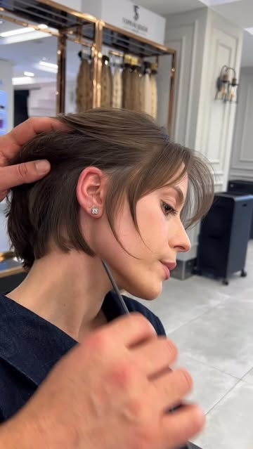 Tam profesyonellik  diyebiliriz ❣️
#haircut #hairfashion #behindthescene #behindthechair #emreayaksiz
