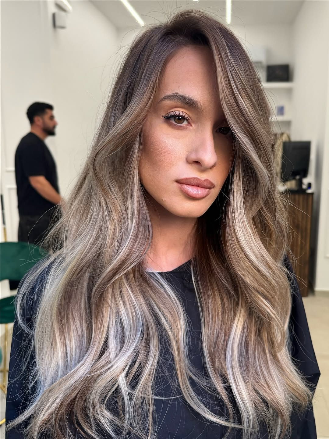 Warm and cool hair color confusion ❣️
.
#haircolor #emreayaksiz #hairstyles #hairgoals